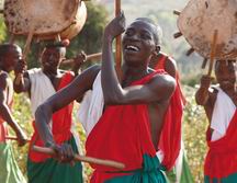 Ostafrika, Ruanda - Burundi: Silberrcken und sagenhafte Seen - Trommler